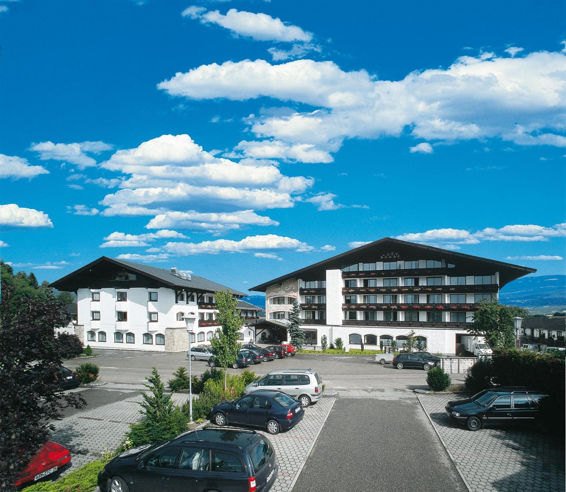 Hotel Lohninger-Schober St Georgen im Attergau Bagian luar foto